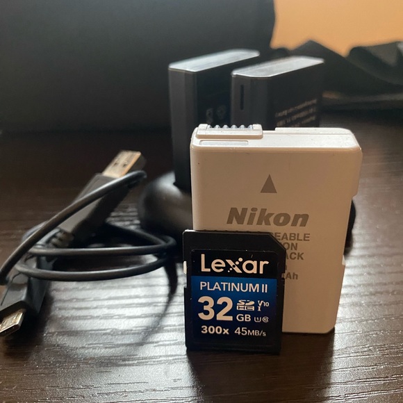 Nikon D3400 w/AF-P DX NIKKOR 18-55mm f/3.5-5.6G VR (Black) - Picture 8 of 8